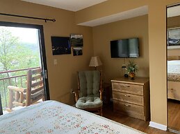 Laurel Inn Condominium