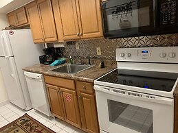 Laurel Inn Condominium