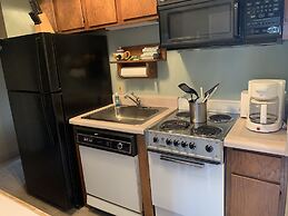 Laurel Inn Condominium