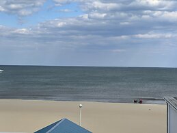 Casablanca Oceanside Inn