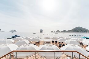 Bahia Hotel & Beach House