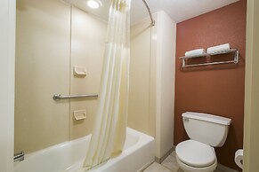 Red Roof Inn & Suites Philadelphia - Bellmawr