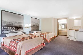 Super 8 by Wyndham Driggs