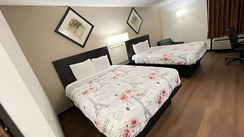 Pinckeyville Inn and Suites