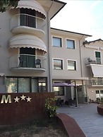 Hotel Monti