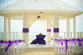 Ocean Blue & Sand Beach Resort - All Inclusive