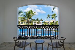 Ocean Blue & Sand Beach Resort - All Inclusive