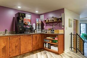 Econo Lodge Cherokee Near River Park