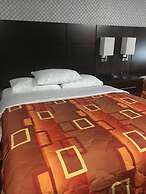 Red Carpet Inn Elmwood Park
