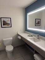 La Quinta Inn & Suites by Wyndham Albuquerque Midtown