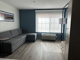 La Quinta Inn & Suites by Wyndham Albuquerque Midtown