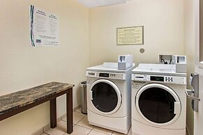 La Quinta Inn & Suites by Wyndham Albuquerque Midtown