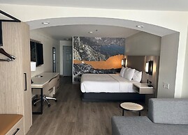 La Quinta Inn & Suites by Wyndham Albuquerque Midtown