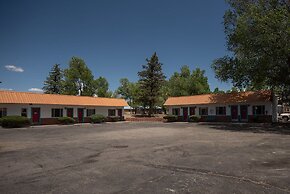 Circle R Motel