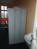 HappyGoLucky Hotel & Hostel