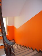 HappyGoLucky Hotel & Hostel