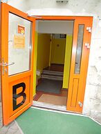 HappyGoLucky Hotel & Hostel