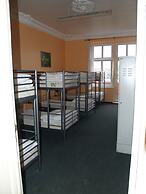 HappyGoLucky Hotel & Hostel