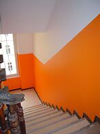 HappyGoLucky Hotel & Hostel