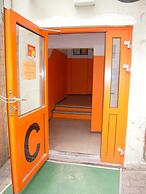 HappyGoLucky Hotel & Hostel