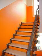 HappyGoLucky Hotel & Hostel