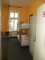 HappyGoLucky Hotel & Hostel