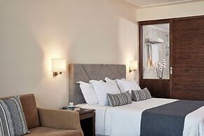 Kontokali Bay Resort & Spa