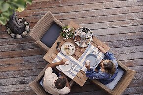 Kontokali Bay Resort & Spa