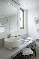 Kontokali Bay Resort & Spa