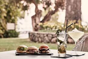 Kontokali Bay Resort & Spa