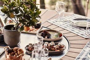 Kontokali Bay Resort & Spa