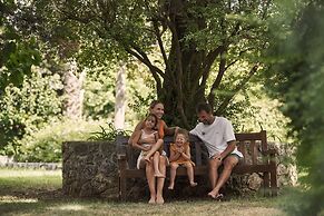 Kontokali Bay Resort & Spa