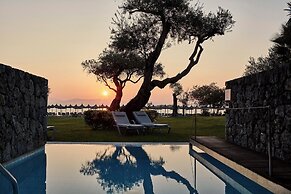 Kontokali Bay Resort & Spa