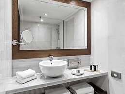 Kontokali Bay Resort & Spa