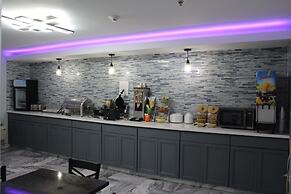 Douglas Inn And Suites