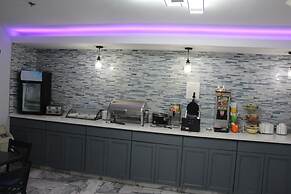 Douglas Inn And Suites