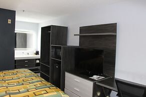 Douglas Inn And Suites