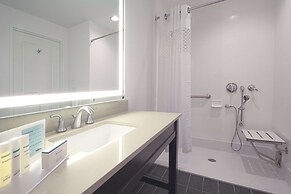 Hampton Inn & Suites Columbus/University Area