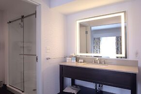 Hampton Inn & Suites Columbus/University Area