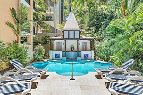 Martinique on Macrossan