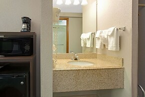 Super 8 by Wyndham Denver Stapleton