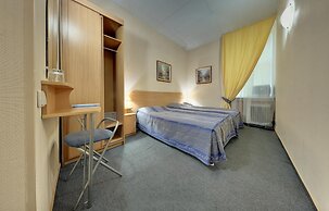 Rinaldi at Petrogradskaya