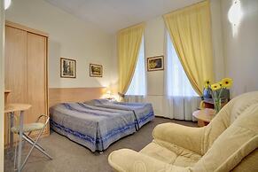 Rinaldi at Petrogradskaya