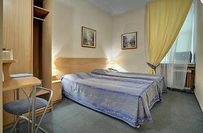 Rinaldi at Petrogradskaya