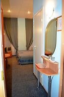 Rinaldi at Petrogradskaya