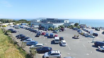 Shoreline Hotel