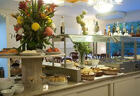 Augusto's Copacabana Hotel