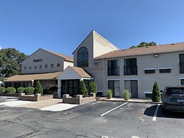 The Mariner Resort Cape Cod by The Red Collection
