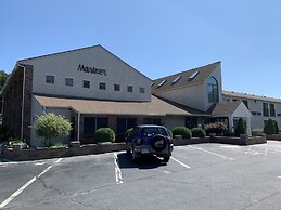 The Mariner Resort Cape Cod by The Red Collection