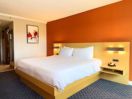 Lincoln Hotel Monterey Park Los Angeles